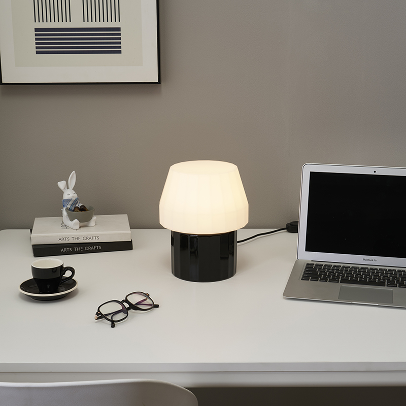 Black ceramic table lamp-5