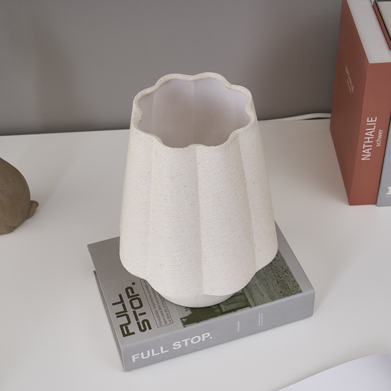 Flower lampshade table lamp-7