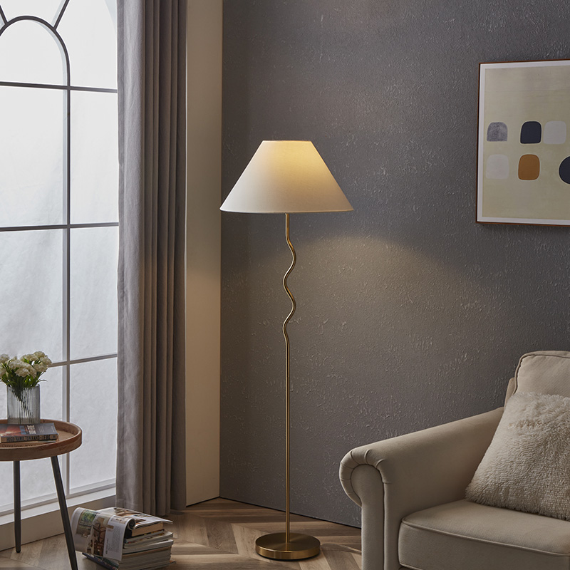 Curve Metal Lamp-5