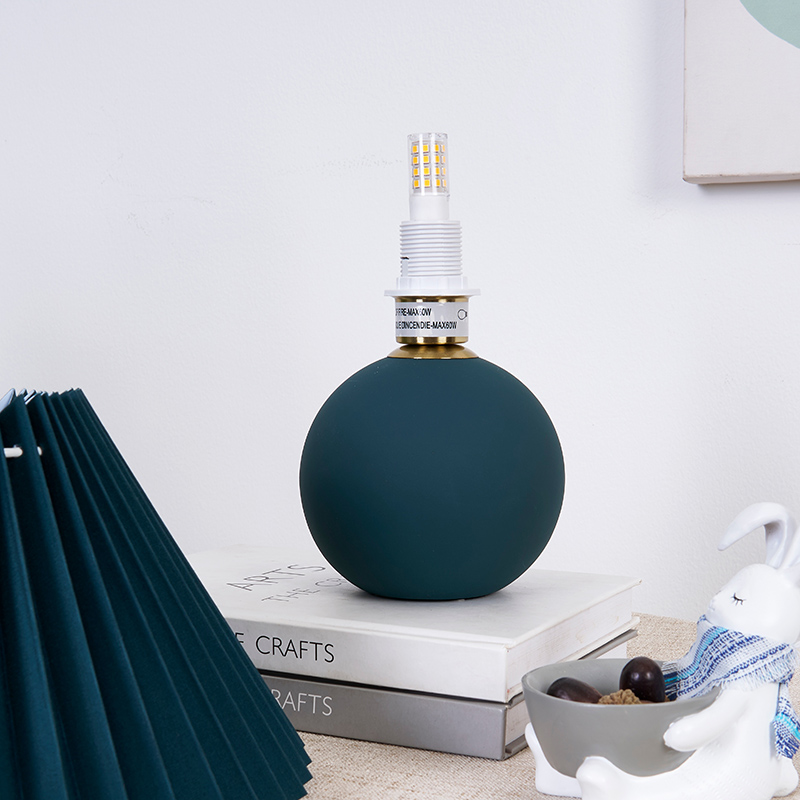 Small Ceramic Table Lamp-8