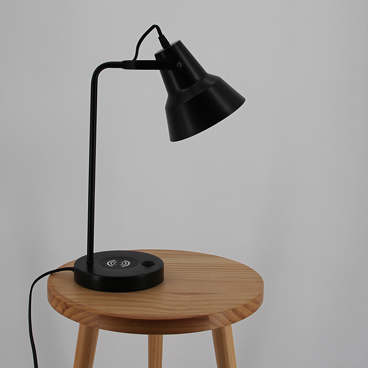 Black Metal Table Lamp-2