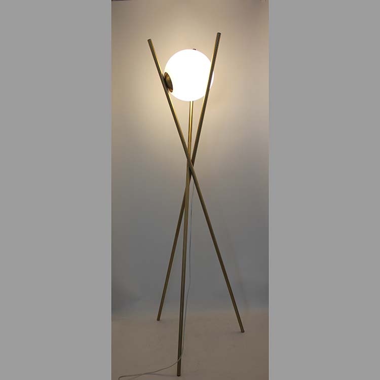 https://www.goodly-light.com/gold-tripod-floor-lampglobe-glass-shade-goodly-light-gl-flm108.html