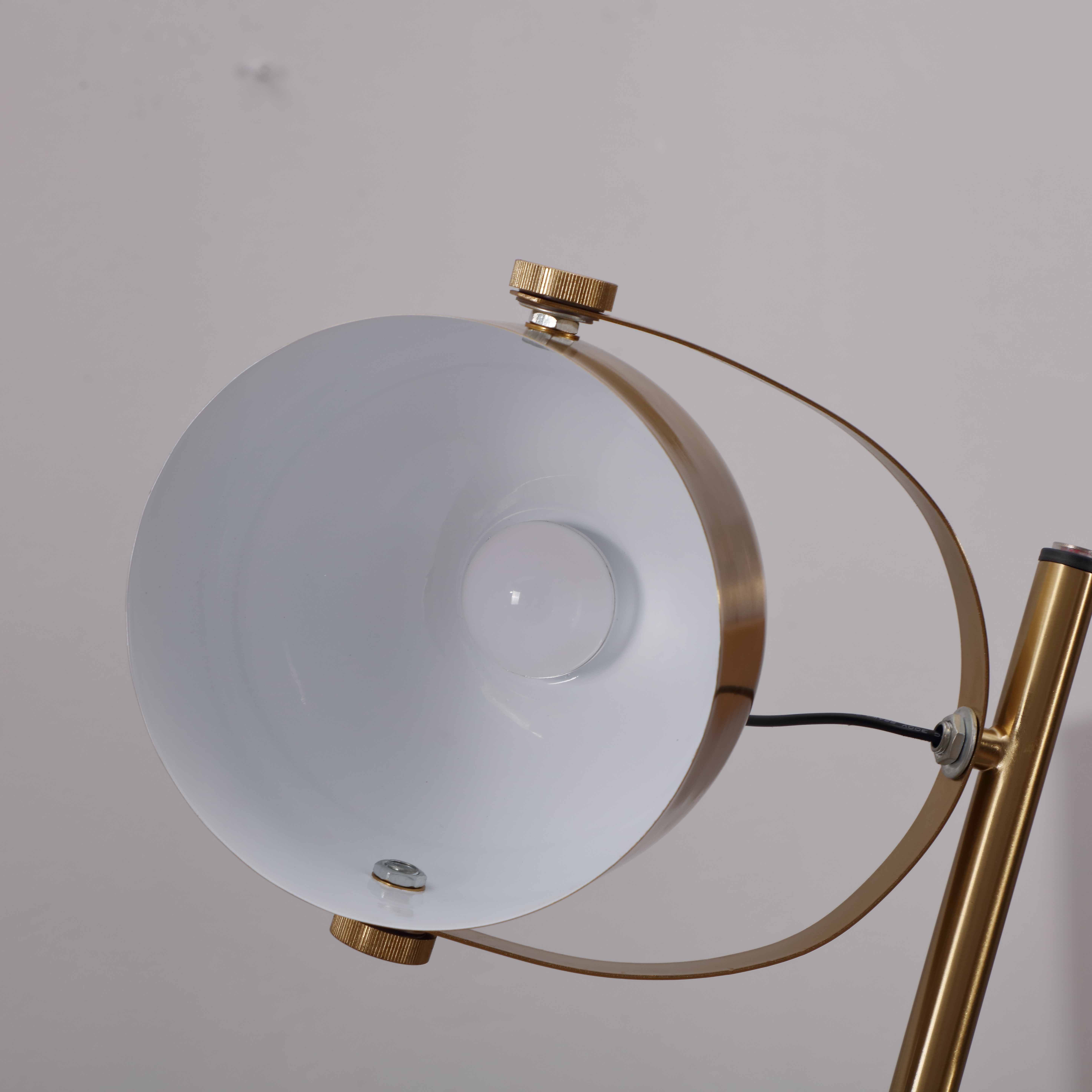 Mordern 3 ways dimmable Brass Floor Lamp detail 2