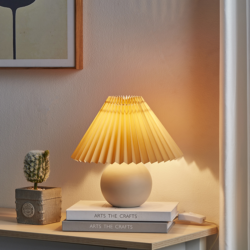 Small Ceramic Table Lamp-3