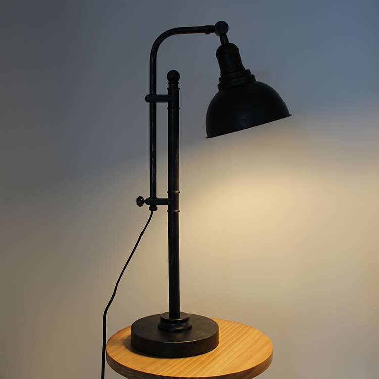lampu meja logam hitam-5