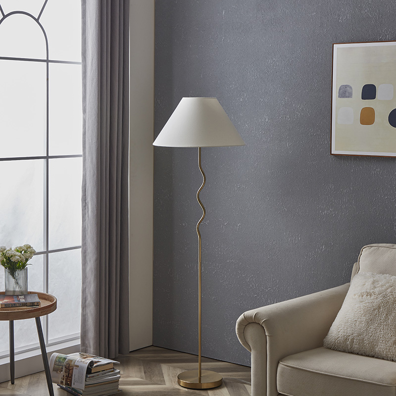 Curve Metal Lamp-4