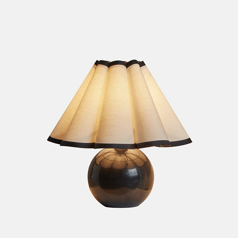 Scallop Shade Table Lamp-1