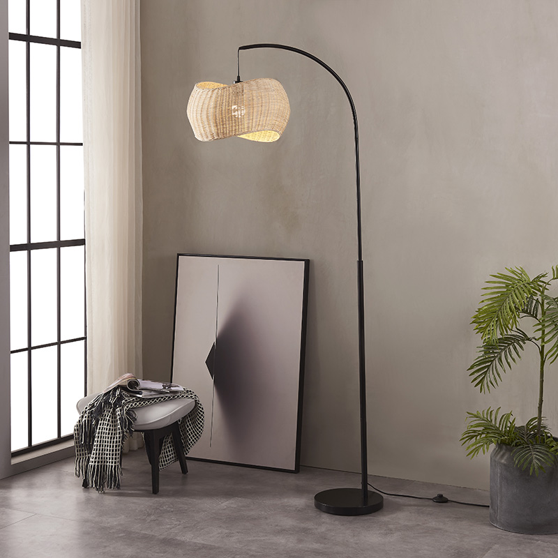 iron pipe floor lamp-3